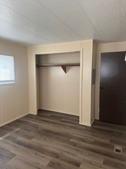 1st image of 2918 NE Riverside Ave Space 15