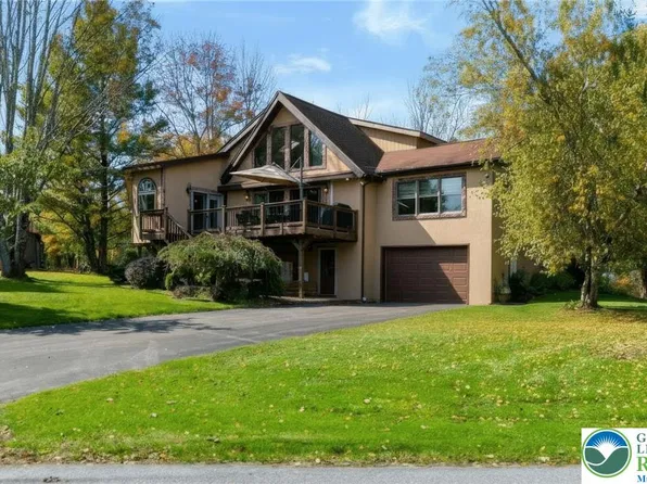 1605 Ridgeview Ct, Lake Ariel, PA 18436