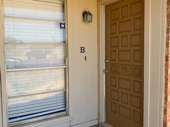 2nd image of 4805 Country Club Dr