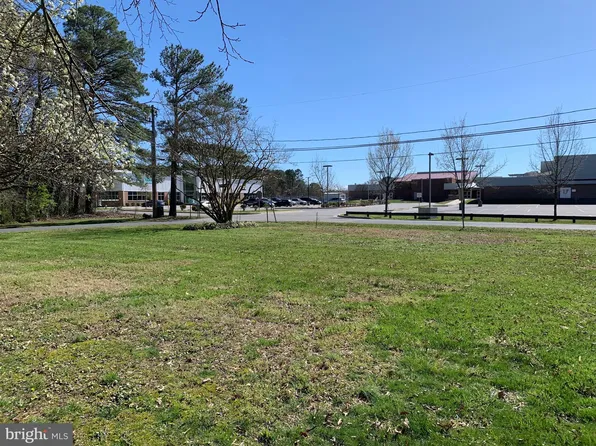 Radcliffe Ave, Saint Michaels, MD 21663
