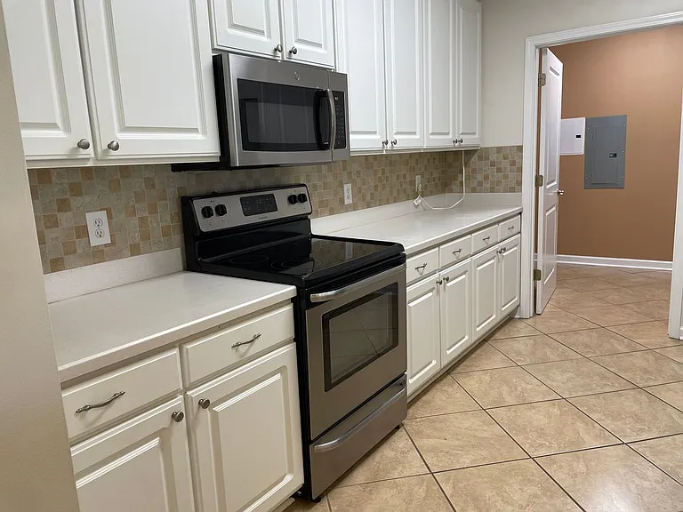 235 Woodlands Way #13 — Photo 9