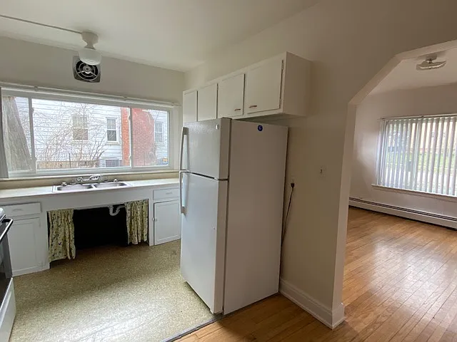 605 W Hoover Ave #3 — Photo 3