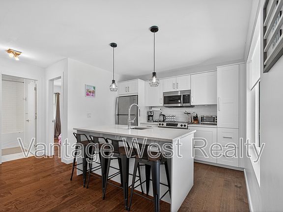 5th image of 3859 Carrall Rd #3