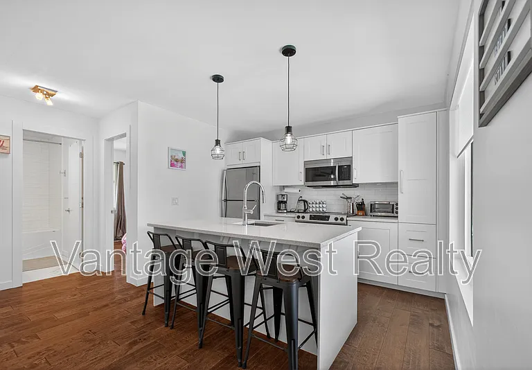 3859 Carrall Rd #3 — Photo 5