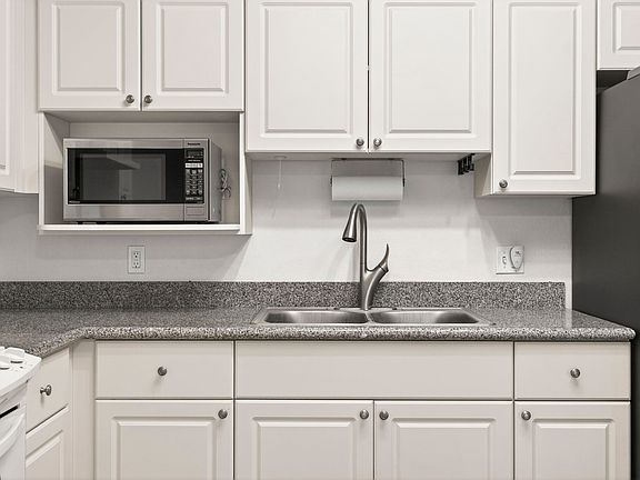 3rd image of 801 South St #912-1