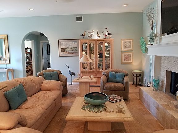 4th image of 2603 Encina Dr