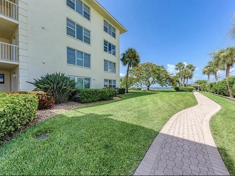 3806 Gulf Of Mexico Dr #208C — Photo 30