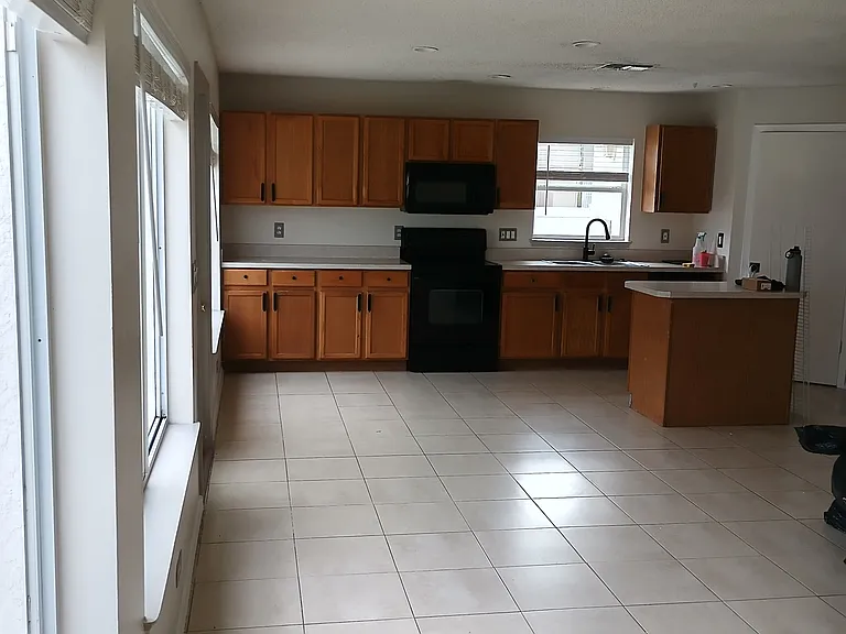 1241 Sandbrook Dr — Photo 4