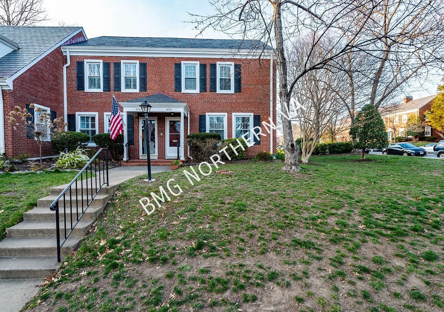 Superb 3 Bedroom 2 Bathroom Corner Lot Brick Townhome In Much Desired Fairlington Village — Photo 2