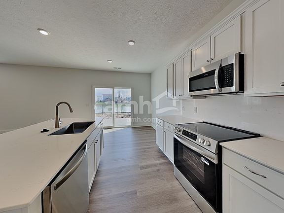 4th image of 218 Deanscroft Dr
