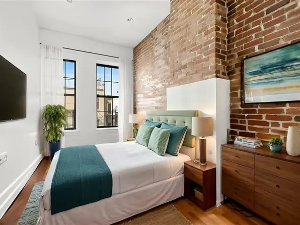 861 Halsey Street image 5 of 7