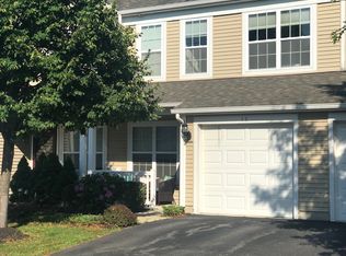 17 Southampton Dr UNIT 17, Massapequa, NY 11758
