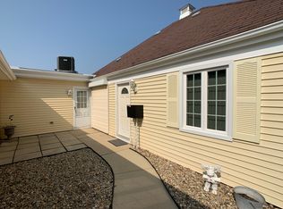 35 Garden Dr #35, Montgomery, IL