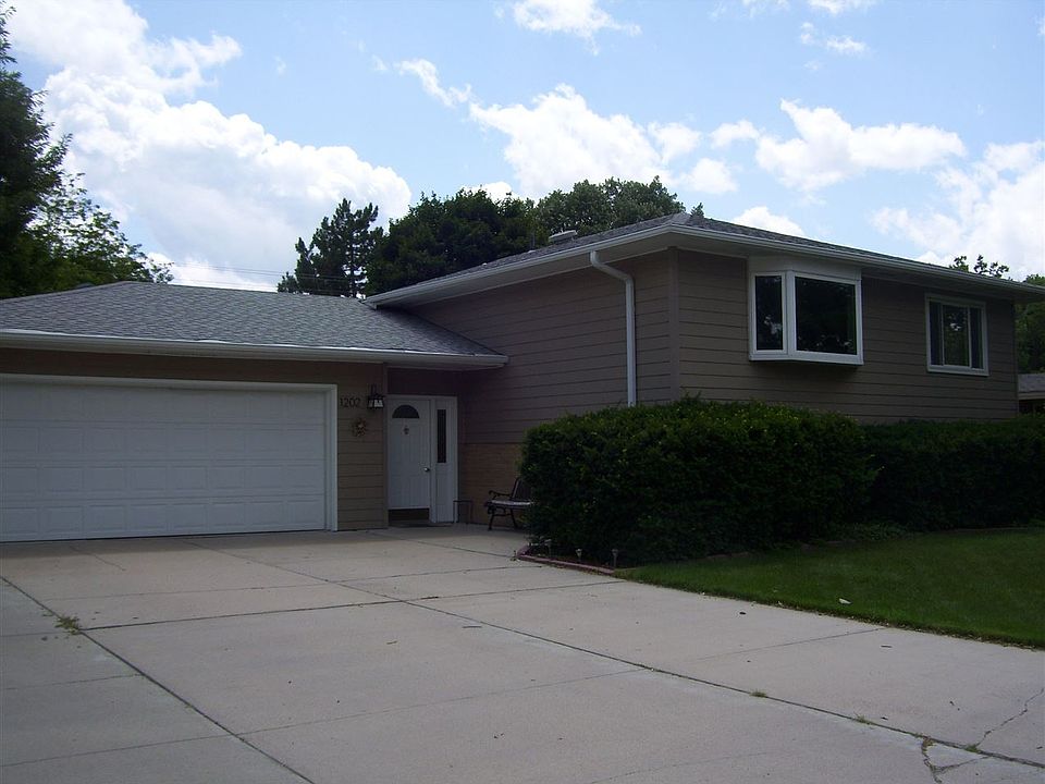 1st image of 1202 W Philip Ave