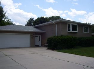 1202 W Philip Ave, North Platte, NE 69101