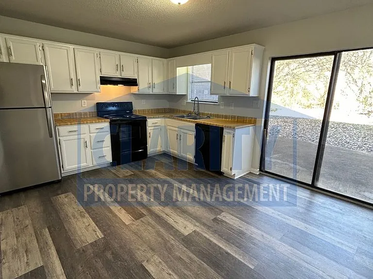 904 Valley Head Rd NW — Photo 6