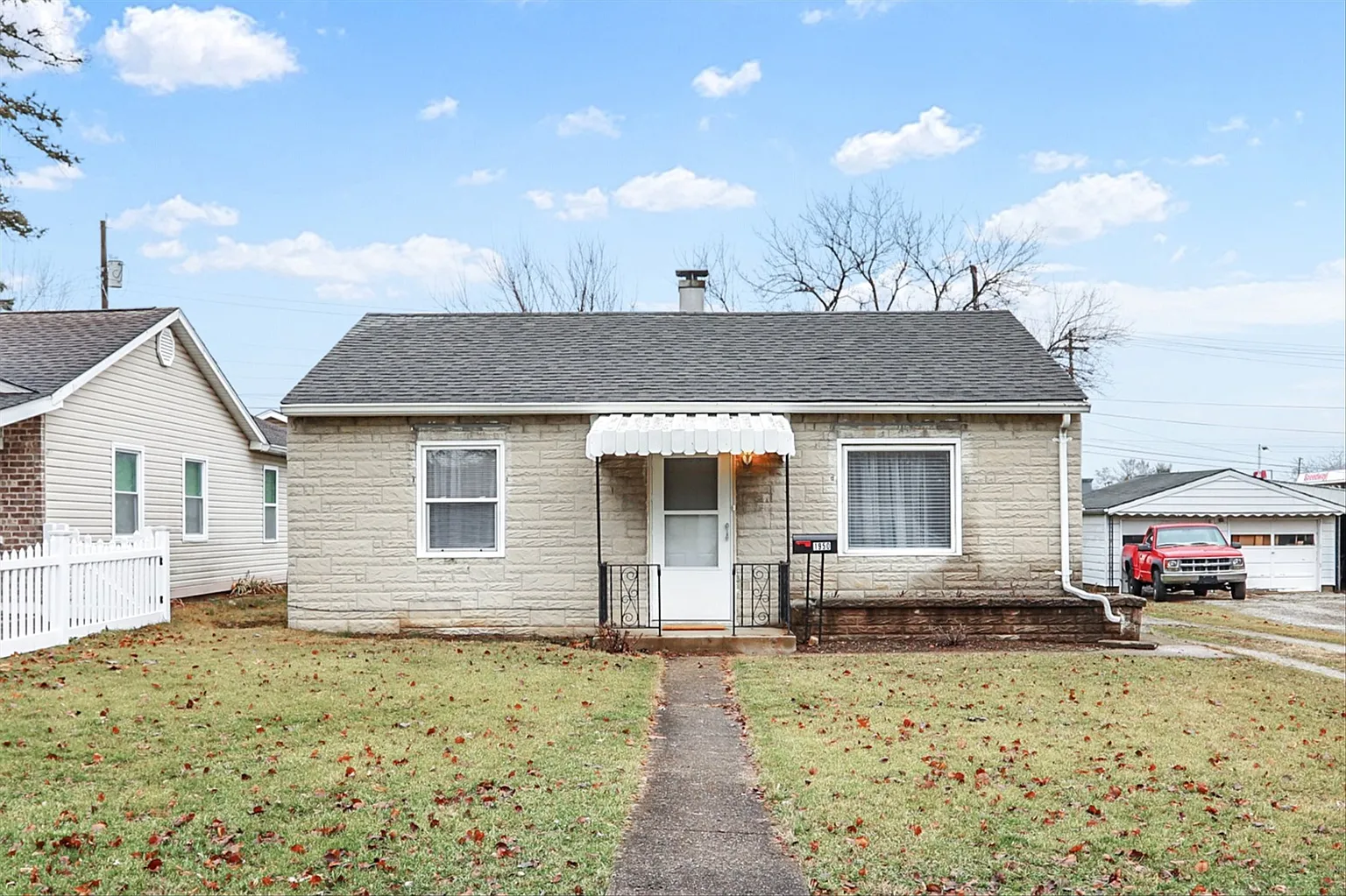 1950 Maple Ave photo 1