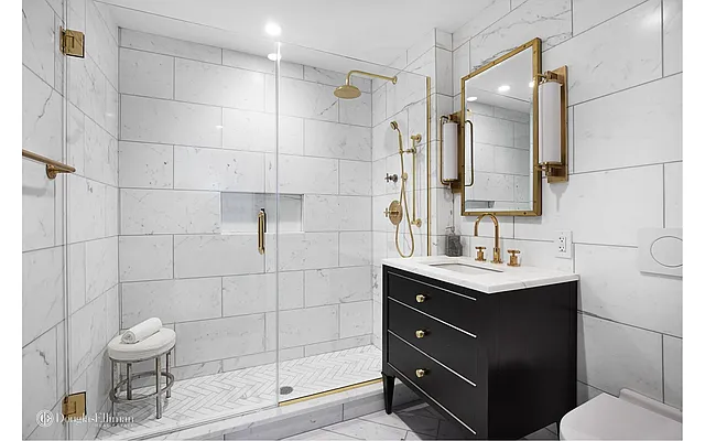 Sold by Douglas Elliman | media 24