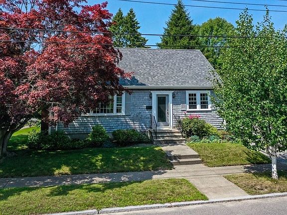 3rd image of 1119 Victoria St