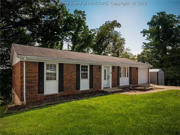 1614 Janet Pl, South Charleston, WV 25303