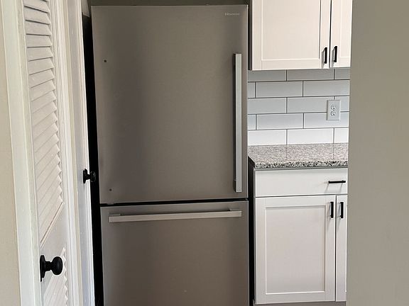3rd image of 1127 16th Ave #106
