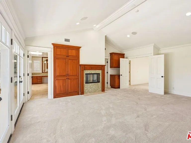 1633 Voorhees Ave — Photo 41