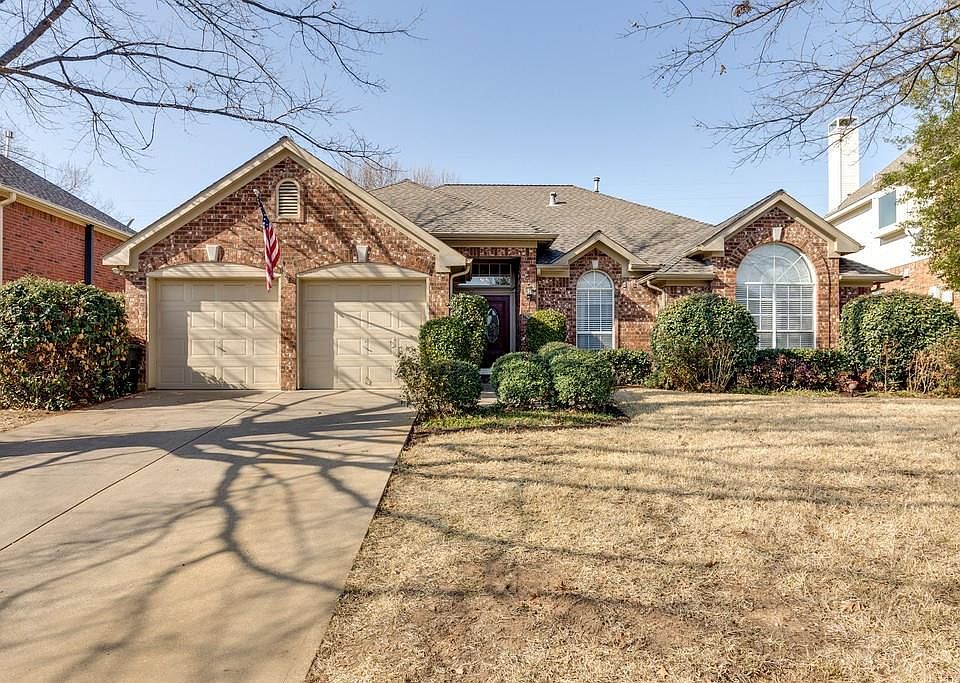 1st image of 2733 Hidden Lake Dr