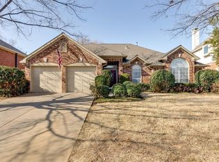 2733 Hidden Lake Dr, Grapevine, TX 76051