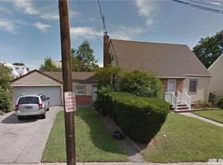 75 Clearstream Ave, Valley Stream, NY 11580