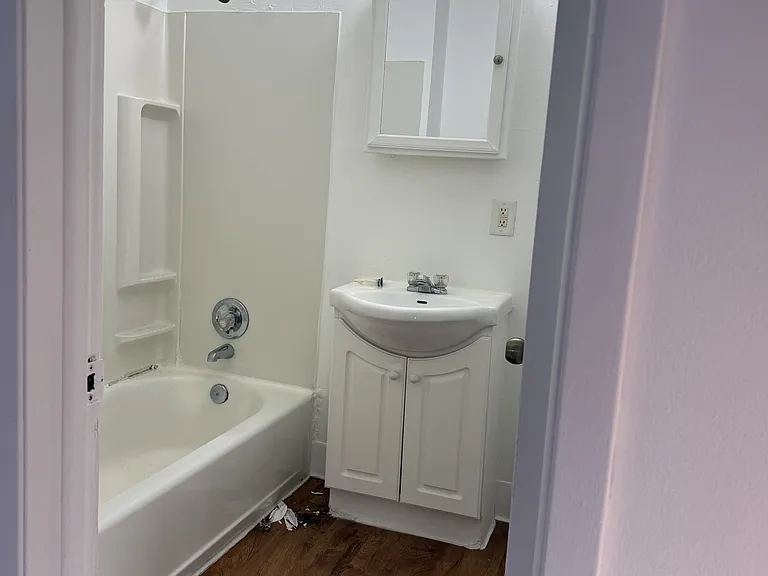 310 NW Chapel Dr #1 — Photo 2