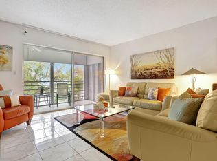 3581 Inverrary Dr APT 403, Lauderhill, FL 33319