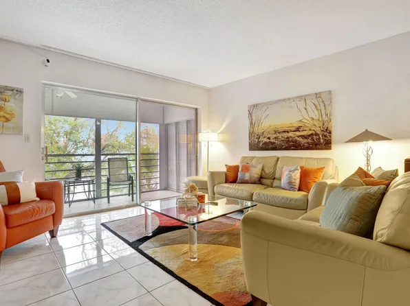 3581 Inverrary Drive #403, Lauderhill, FL 33319