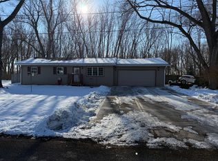 11681 E Sunset Ln, Rochelle, IL 61068