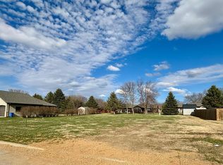 907 9th Ave SW, Pipestone, MN 56164