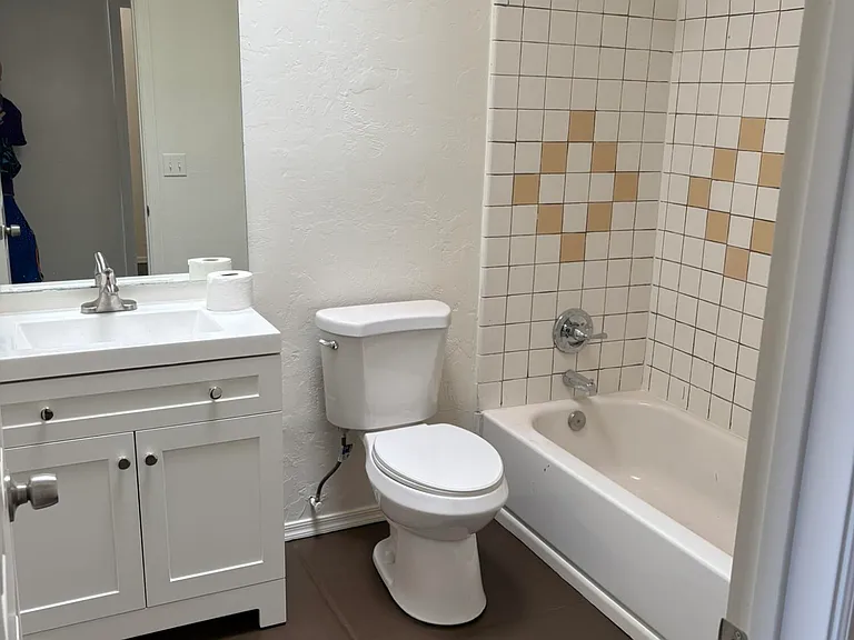 1036 N 13th Ave #A — Photo 2