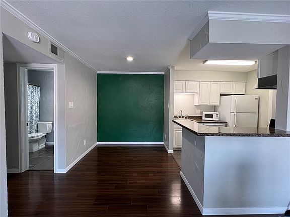 4th image of 904 University Oaks Blvd APT 17
