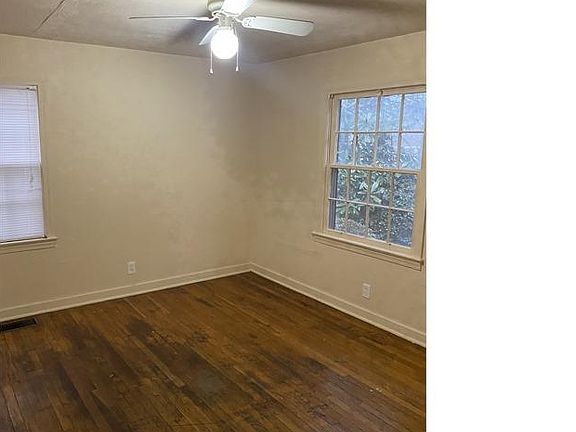 5th image of 3020 Greenwood Ave