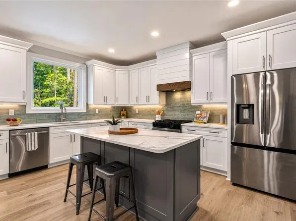 940 Dare Rd, Yorktown, VA 23692