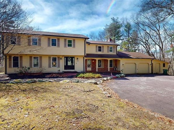 65 White Pine Dr, Scituate, RI 02857