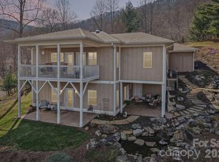 14 Chandra Ln, Clyde, NC 28721