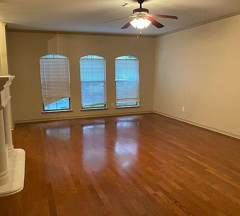 2nd image of 6847 Livorno Ln