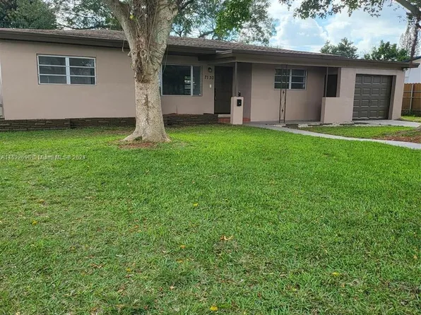 7130 SW 10th St, Pembroke Pines, FL 33023