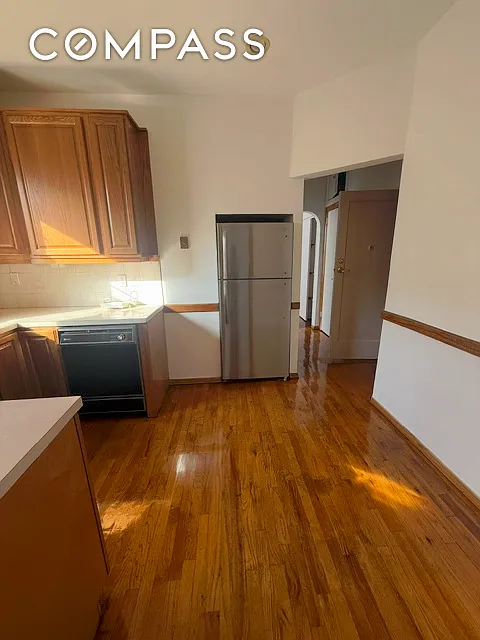 2 bed, 1.0 bath, $2,500 — Photo 4