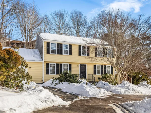 20 Colony Avenue, Buzzards Bay, MA 02532