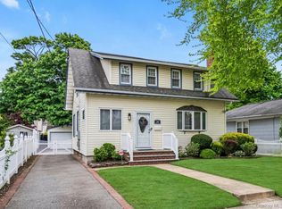 54 Rolling Street, Lynbrook, NY 11563
