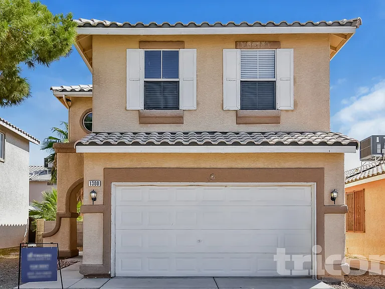 1300 Pecan Tree Ct — Photo 1