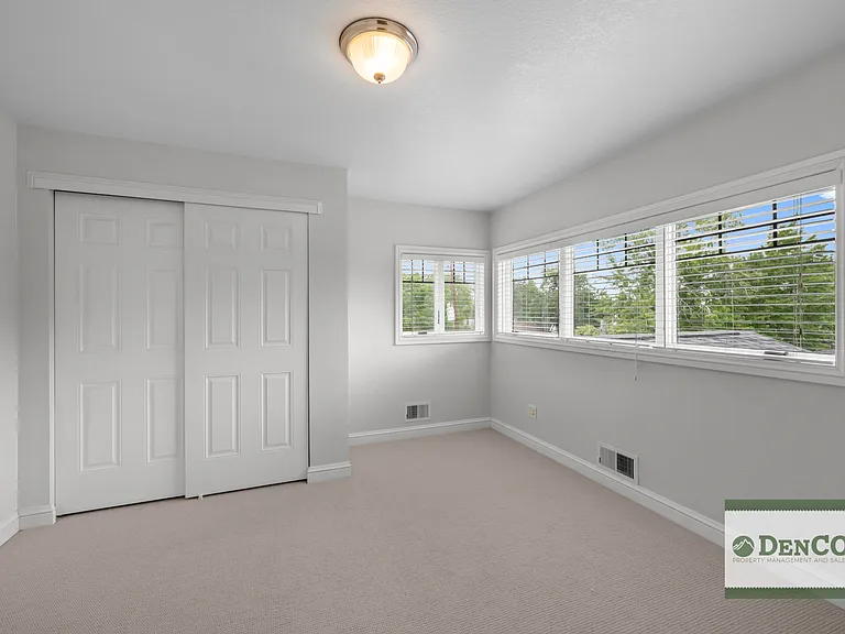 1401 S Clarkson St — Photo 23