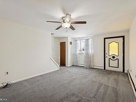 4th image of 623 Wood St