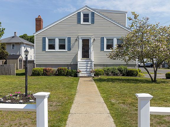 2nd image of 84 Newport Rd