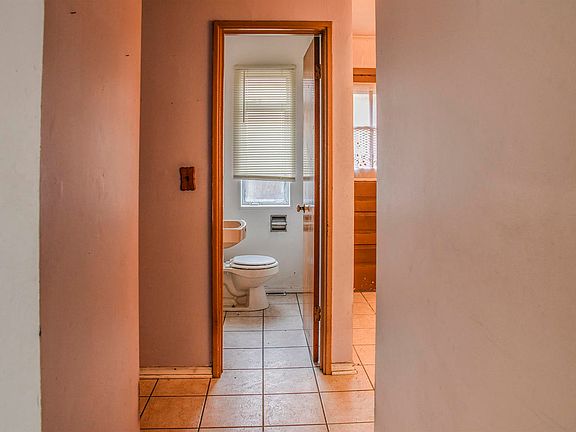 5th image of 4901 Carol Ave #C